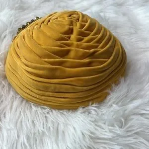 ? The Robbins St Louis Vintage Pill Box Hat Vintage | Accessories | The Robbins St Louis Vintage Pill  main image 2